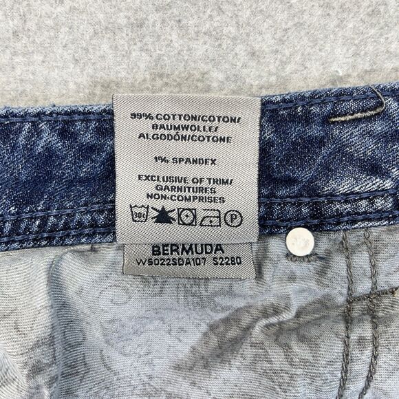 Silver Suki Flap Bermuda Shorts Women’s 24 Distressed Stone Wash Denim - Picture 8 of 16